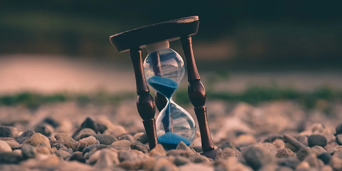 Das perfekte Timing: Wie lang darf eine Telefonansage sein?