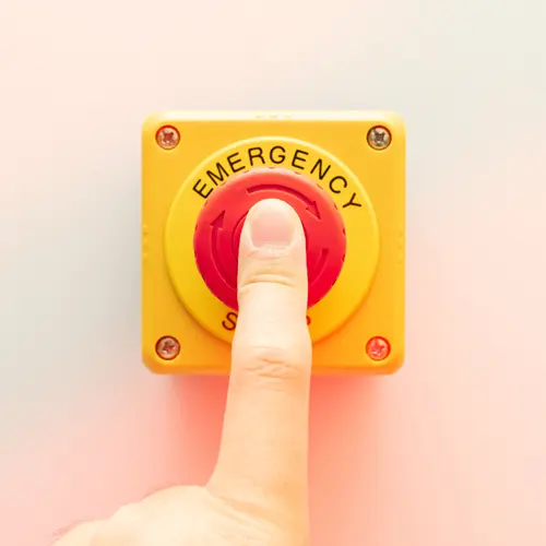 Krankheit, Technisches Problem, Feueralarm: Telefonansagen für den Notfall